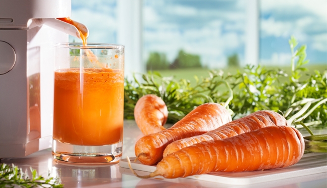 Cách chăm sóc da mặt nhờn từ nước ép cà rốt và cam