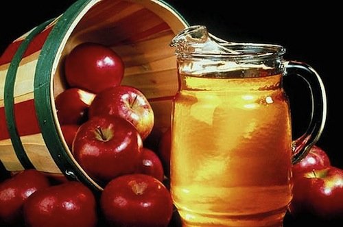 Cách chăm sóc da mặt nhờn bằng táo và mật ong 