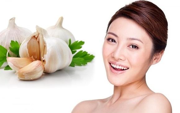 Trị mụn bằng tỏi hiệu quả