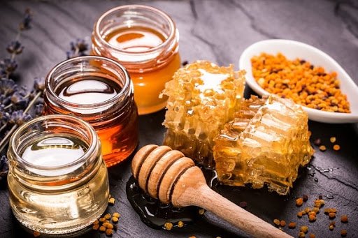 Hướng dẫn cách làm viên nghệ mật ong đơn giản giúp trẻ hóa làn da