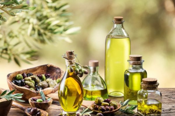 7 cách làm đẹp bằng dầu olive cho da mặt và cơ thể hiệu quả