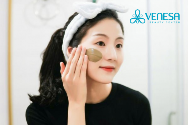 Các bước skincare cho da dầu “chuẩn mực”, giúp sạch mụn và se lỗ chân lông!