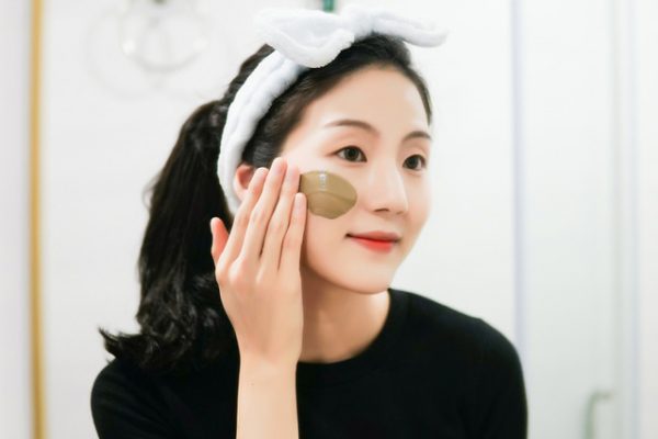 Các bước skincare cho da dầu mụn “chuẩn mực”, giúp sạch mụn và se lỗ chân lông