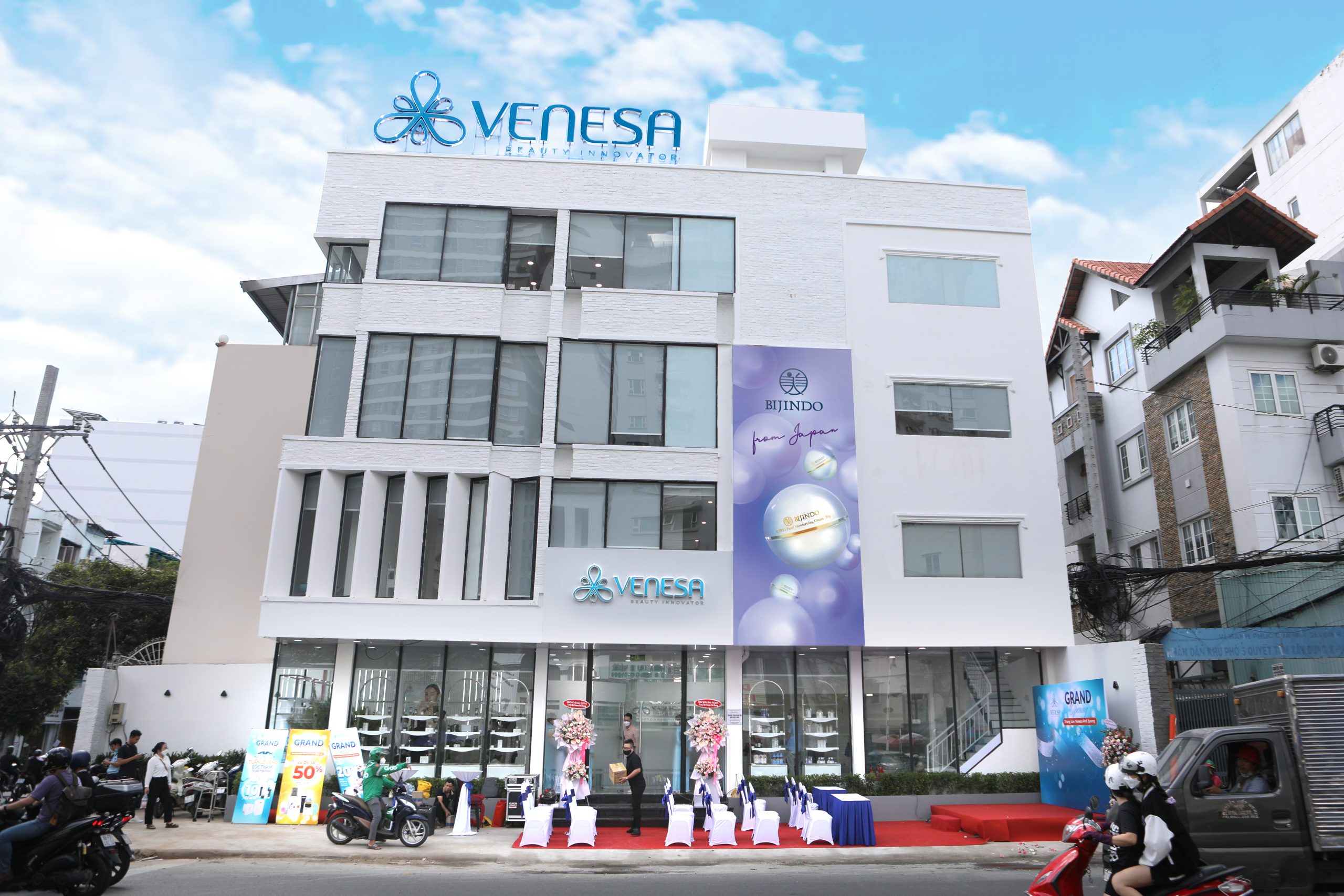Trung tâm Venesa tọa lạc tại vị trí đắc địa giữa lòng Sài Gòn